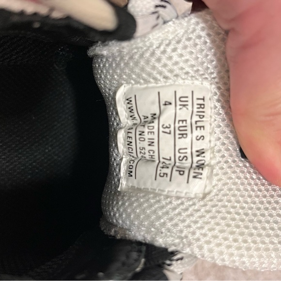 Balenciaga Triple S - Picture 3 of 5